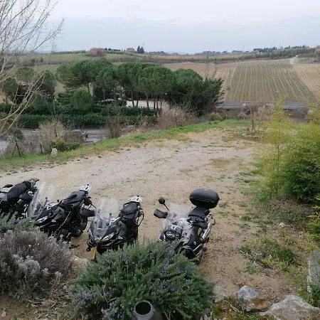 Le Castellacce בית הארחה *